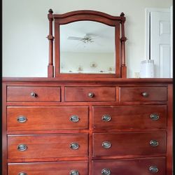 Bedroom Wooden Dresser With Mirror
