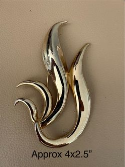 Vintage Gold Tone Brooch