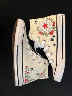 Converse Chuck Taylor All Star High 'Berries and Bees' girls size 11