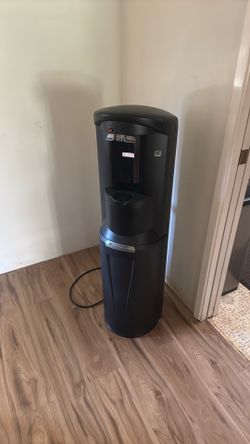Crystal water dispenser