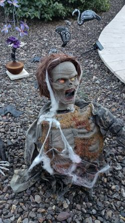 Halloween Zombie Ground Breaker Decoration