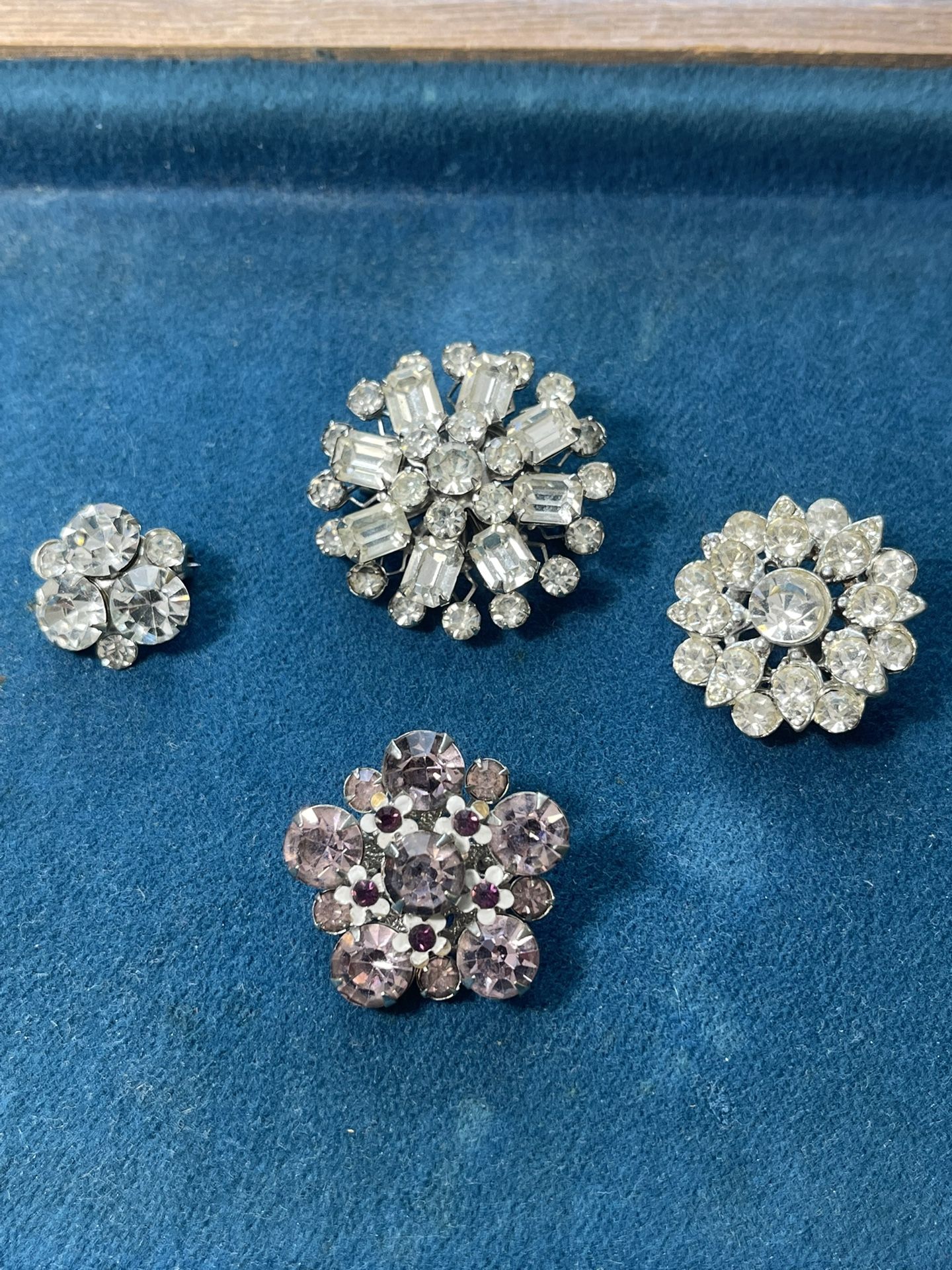 Brooch/Pins