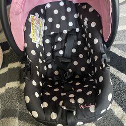 Minnie Mouse car seat 