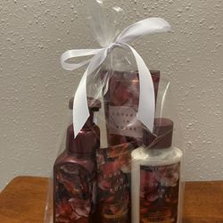 Loved In Roses BBW Skincare Set 