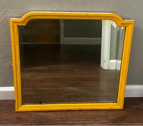 VINTAGE GOLD TONE MIRROR