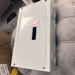 Eaton BR 125 Amp 2 Space 4 Circuit Indoor Main Lug Loadcenter with Cover