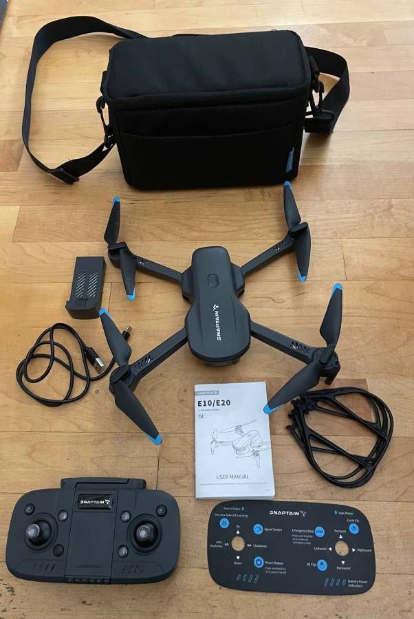 Brand New Snaptain E20 2.7K Drone w/ Remote Control