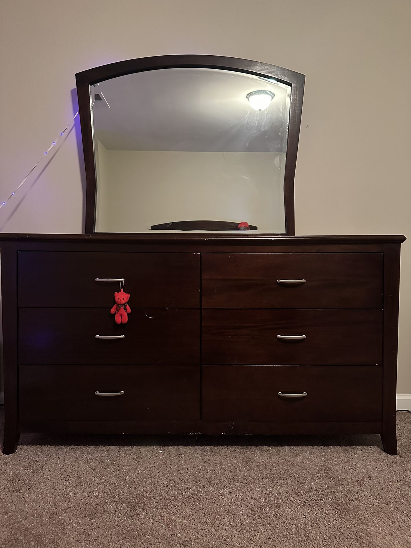 Queen Size Bed And Dresser With Mirror