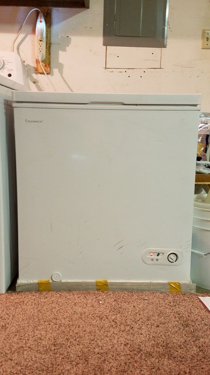 Continental Chest freezer model# PS72541
