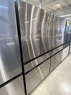 Samsung 36 Inch French Door Refrigerator Full Depth with 29 cu. ft. Total Capacity, Beverage Center, Model:  RF29BB8600QL MSRP 3399