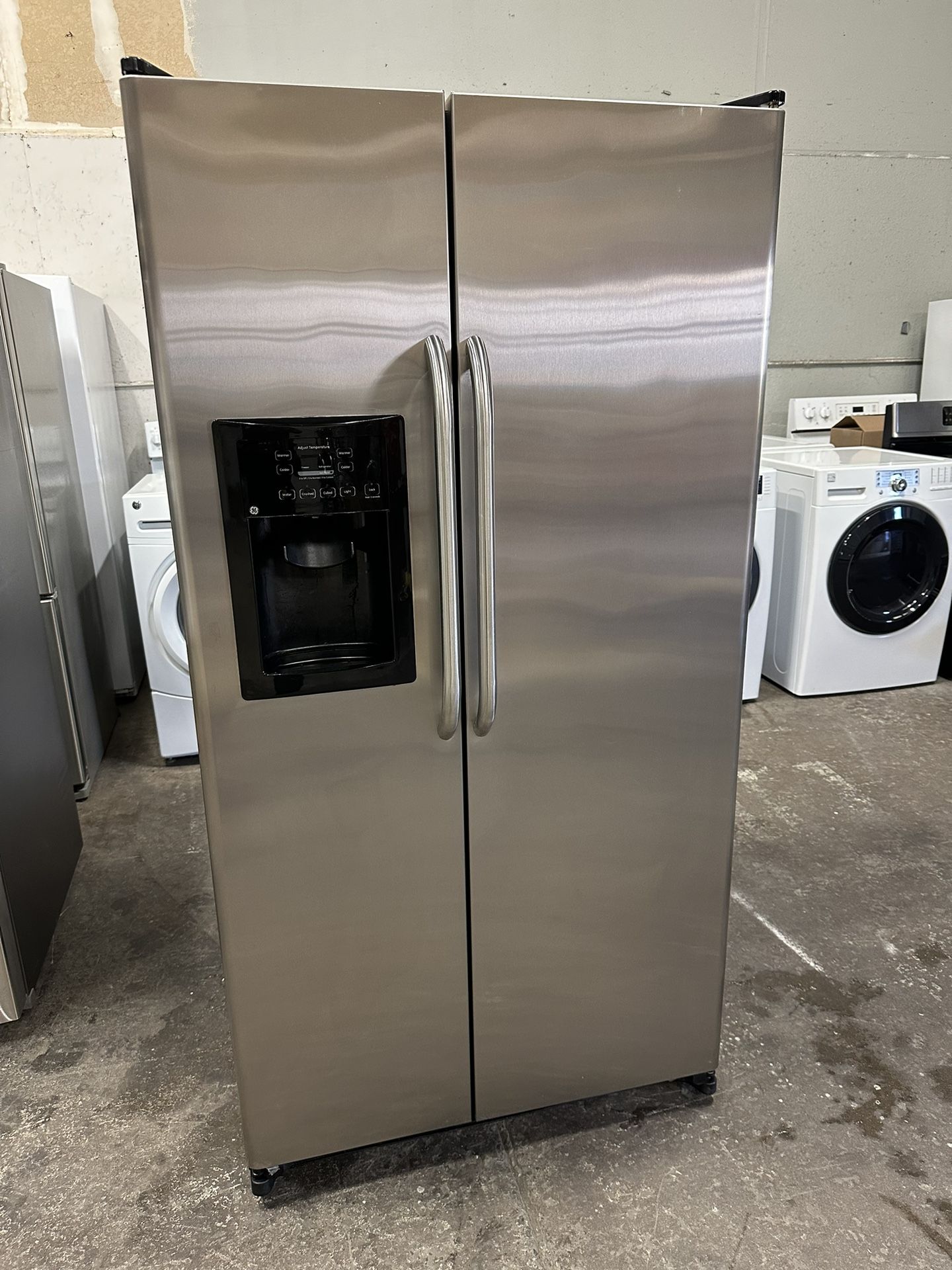 Stainless and black side by side water or ice not working can deliver