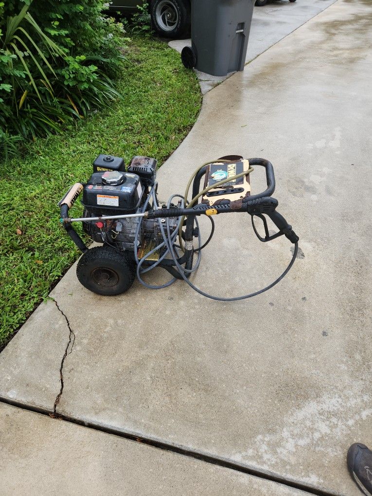 DEWALT POWER WASHER