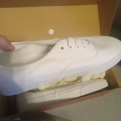 Vans New In Box Men Size 10.5 Sneakers 