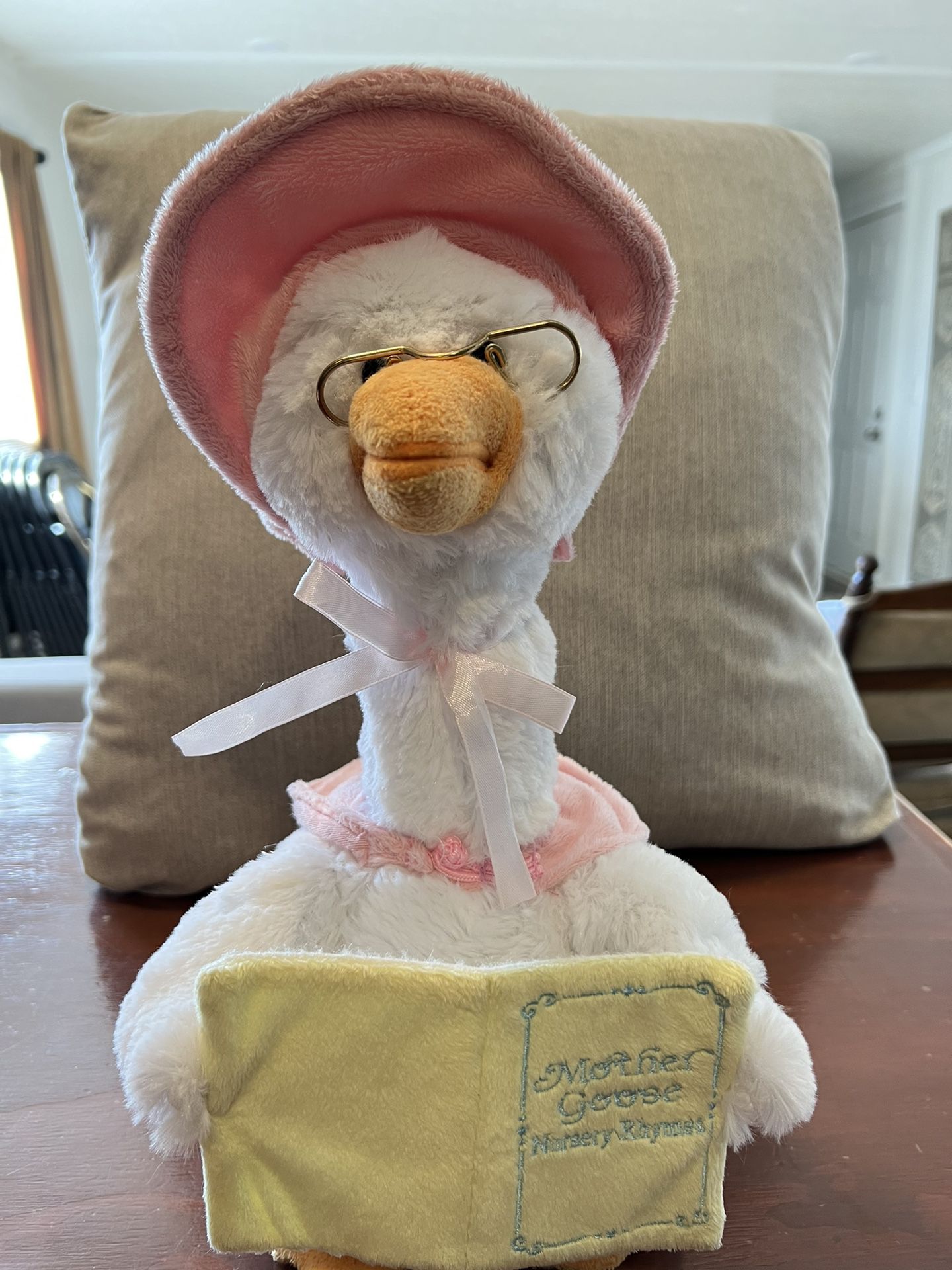 Mother   Goose Plush 15” Goose ( No Talks , No works ) Only for decoration