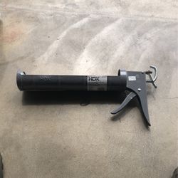 Caulking gun