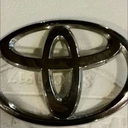 Toyota corolla from grill logo