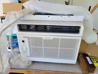 Small air conditioner
