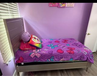 Twin bed
