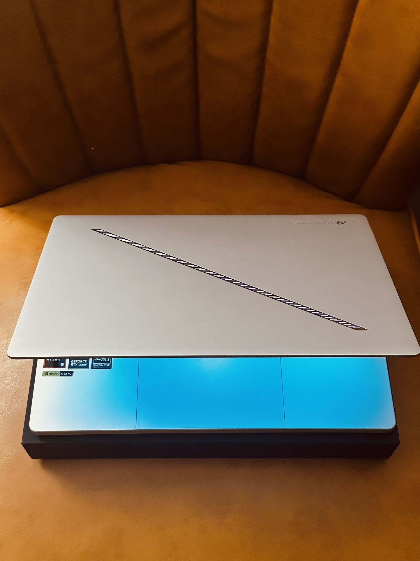 ASUS ROG Zephyrus G14(2024) 14” 3K OLED 120Hz, Ryzen 9 8945HS, 32 GB, 1TB, RTX 4070