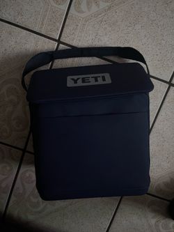 YETI Daytrip 6L Lunch Bag - Classic Navy