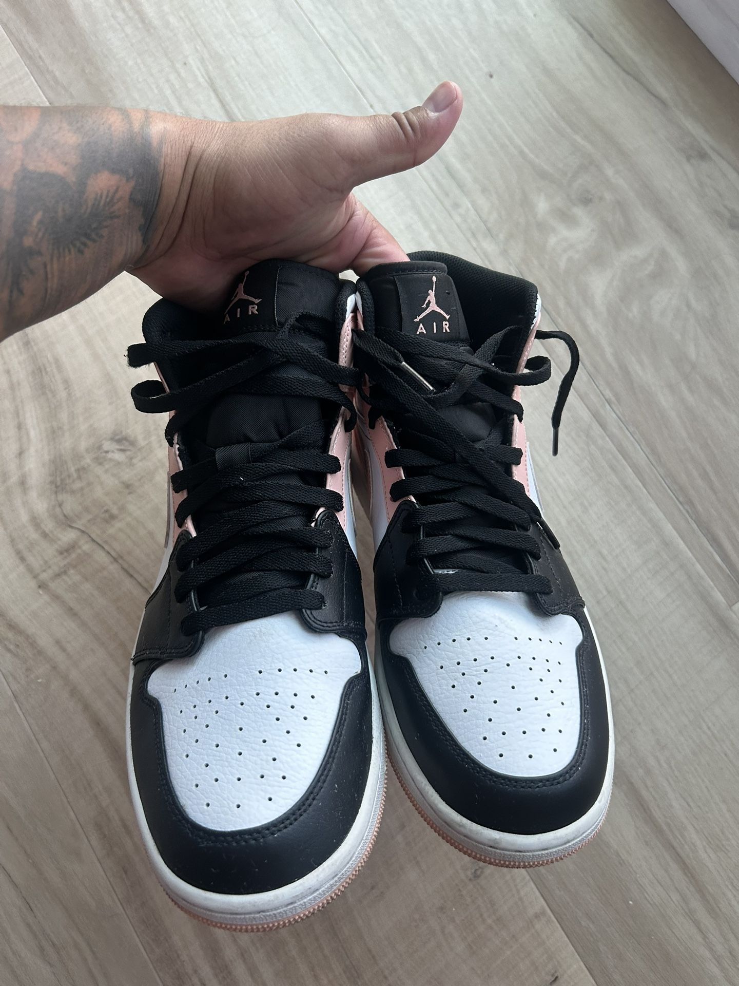 Jordan 1 Mid - Arctic Orange Size 11.5