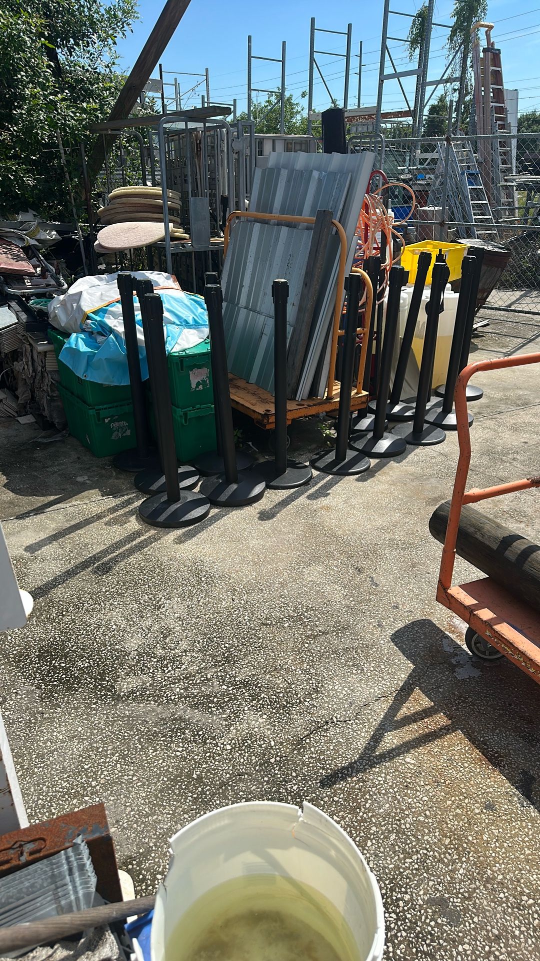 Crowd Stands 