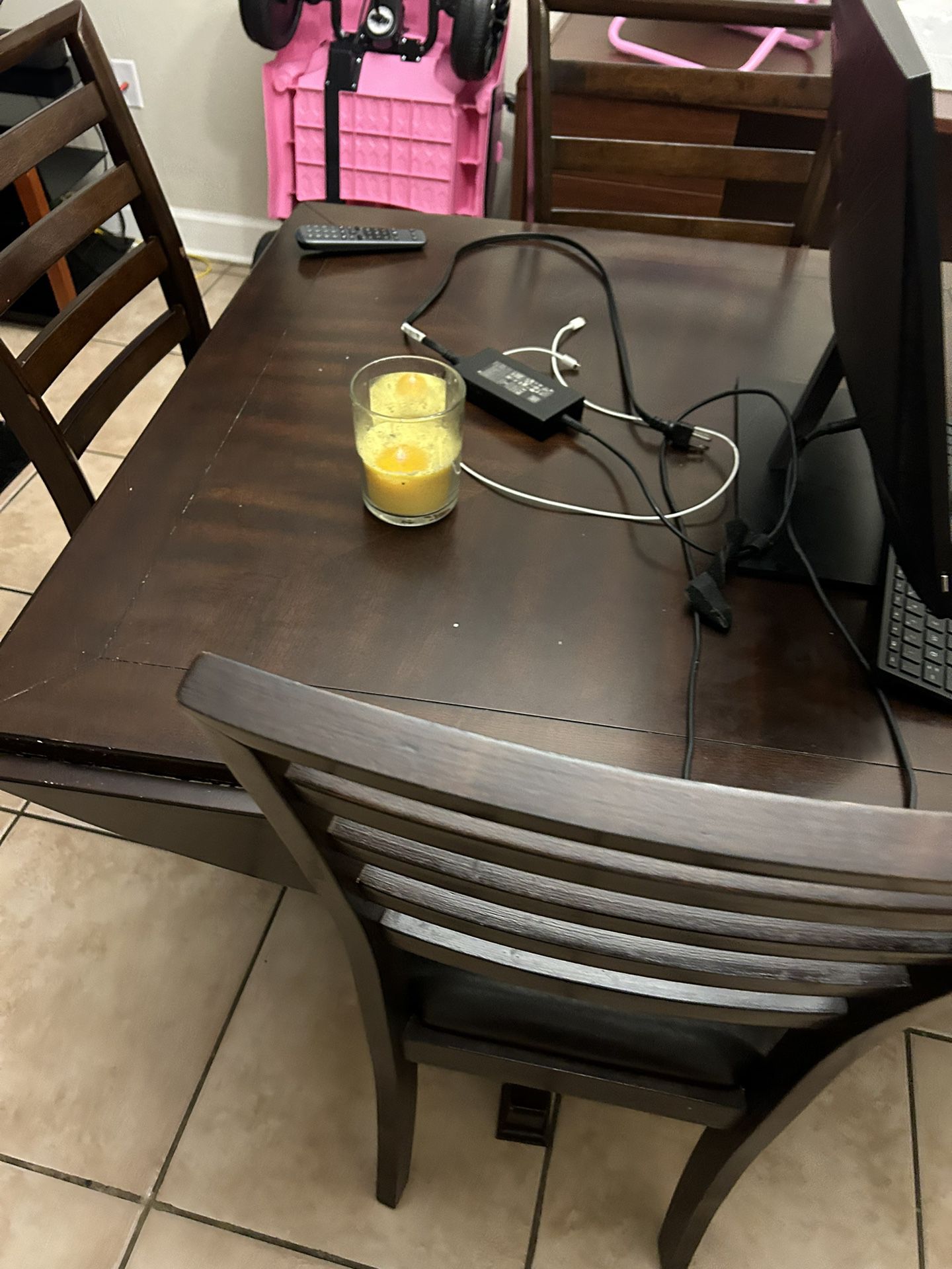 Dining Room table For Sale Comes With 3 Chairs 