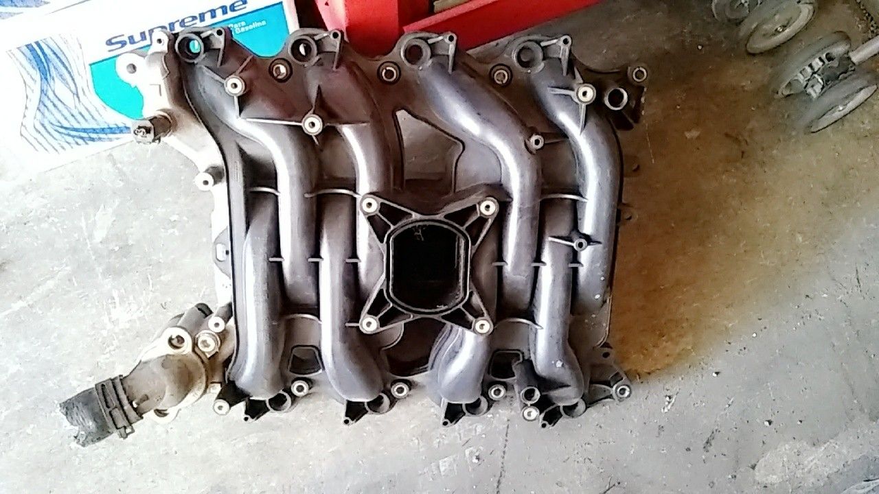 Ford expedition intake manifold for Sale in Fontana, CA OfferUp