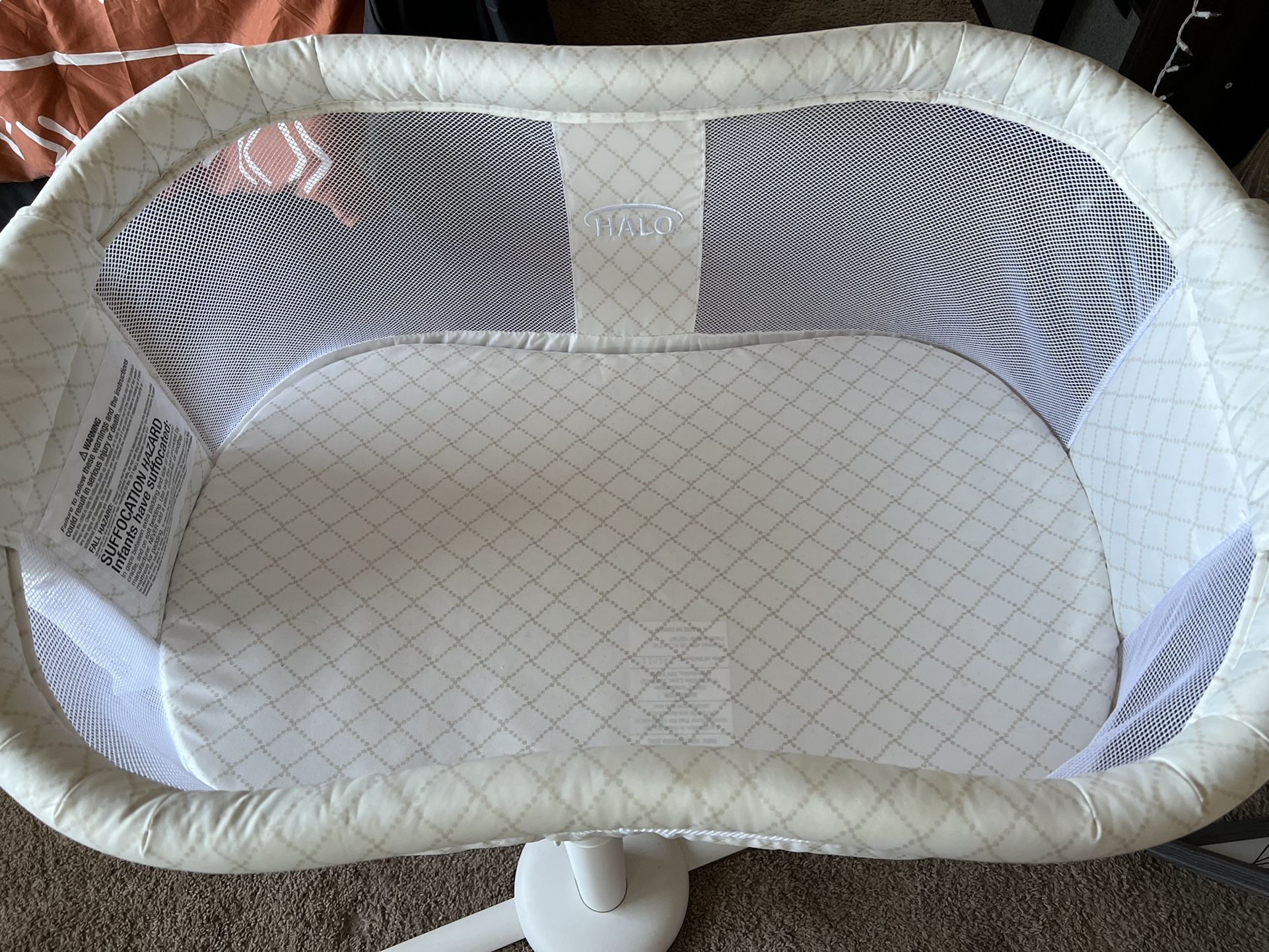 Halo bassinet