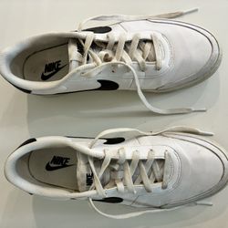 Nike White Black Low Top Lace Up Men's Athletic Sneakers Walking Casual