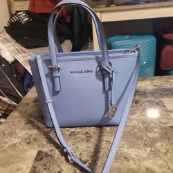 NEW MICHAEL KORS BAG