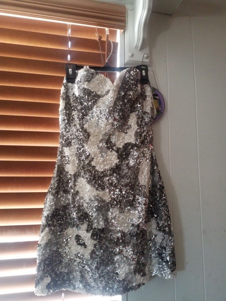SIZE 2 SEQUINS DRESS