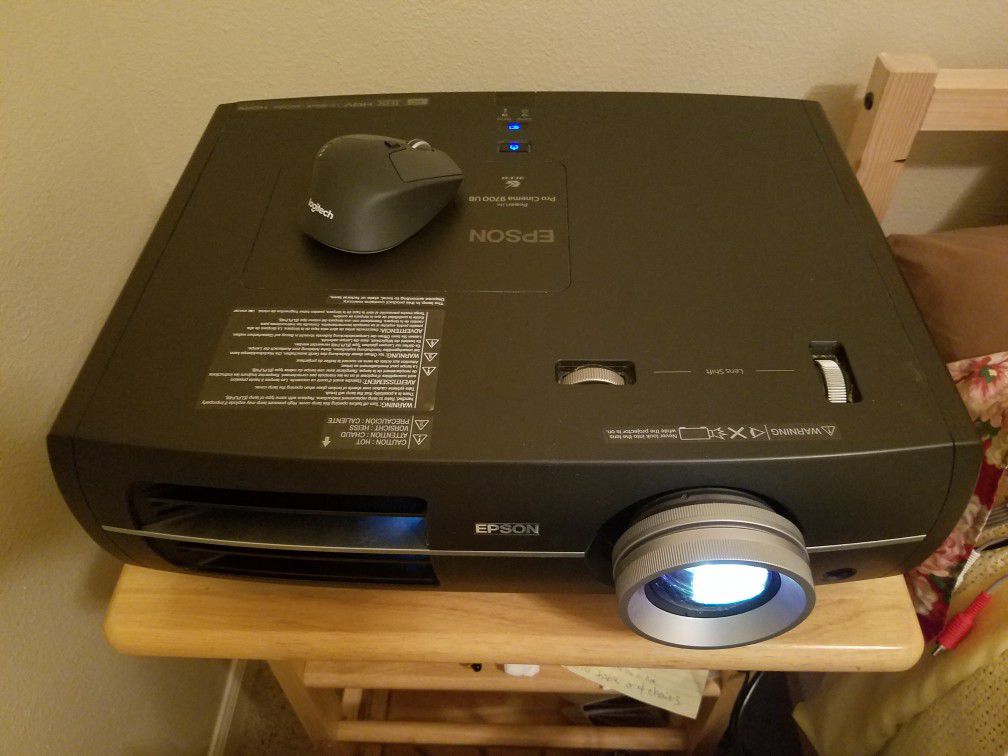 Epson pro cinema 9700UB projector