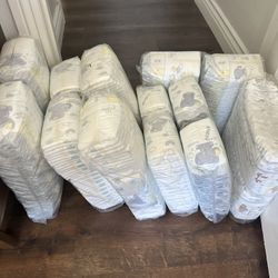 Brand New Diapers Size Newborn And 1 Pampers/huggies