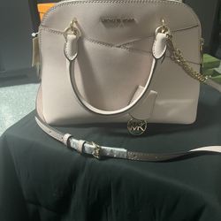 MK Pink Crossbody 👜/ Bolsa 
