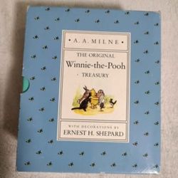 A.A. Milne - The Original Winnie-the-Pooh Treasury 8 Hardcover Book Set in Storage Sleeve.