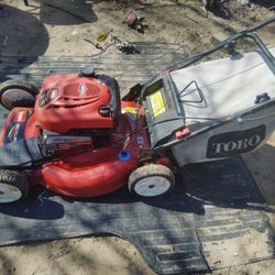 Se Vende Toro De Transmission Com Bolsa Jalando Al Cien Lista Pal Travajo 6'50 Caballos De Fuersa 