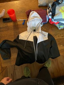 Zine windbreaker size medium