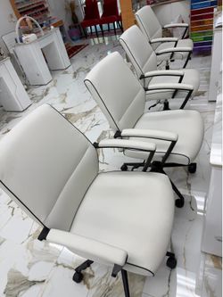 Modern White Salon Chairs – Set of 4– Excellent Condition