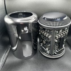 Apple Mac Pro (Late 2013, A1481) OS X Yosemite 10.10.5 CPU: 3.7 GHz Quad-Core Xe
