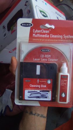 CD-ROM lens cleaner