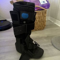Boot broken fracture foot
