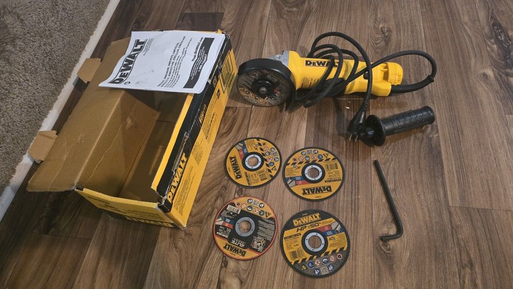DEWALT Angle Grinder, 4.5 Inch, 11 Amp, With Paddle Switch (DWE402)