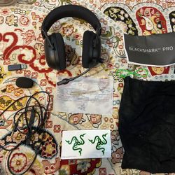 Razer - BlackShark V2 Pro Wireless THX Spatial Audio Gaming Headset for PC, PS5, PS4, Switch, Xbox X|S, and Xbox One - Black