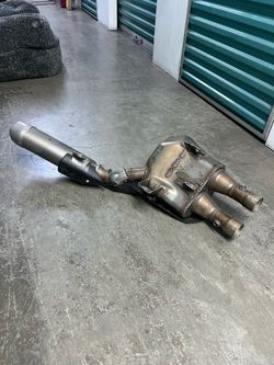 Yamaha FZ-10 OEM Exhaust