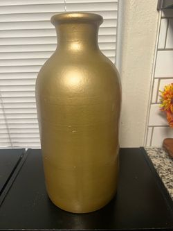 Gold vase