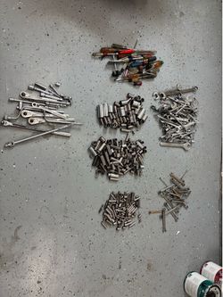 Mechanic tools ( sockets,wrenches,ratchets,screwdrivers)