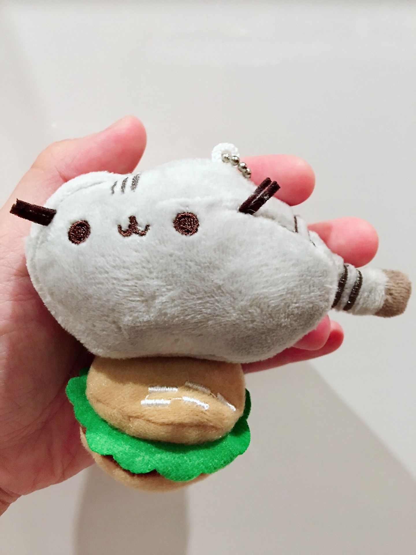 Pusheen cat Burger keychain plush