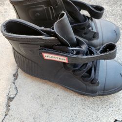 Barely Used Nice Hunter Black Short Womens Boots Size 8