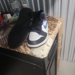 Mens  SIZE 8.5 JORDANS 